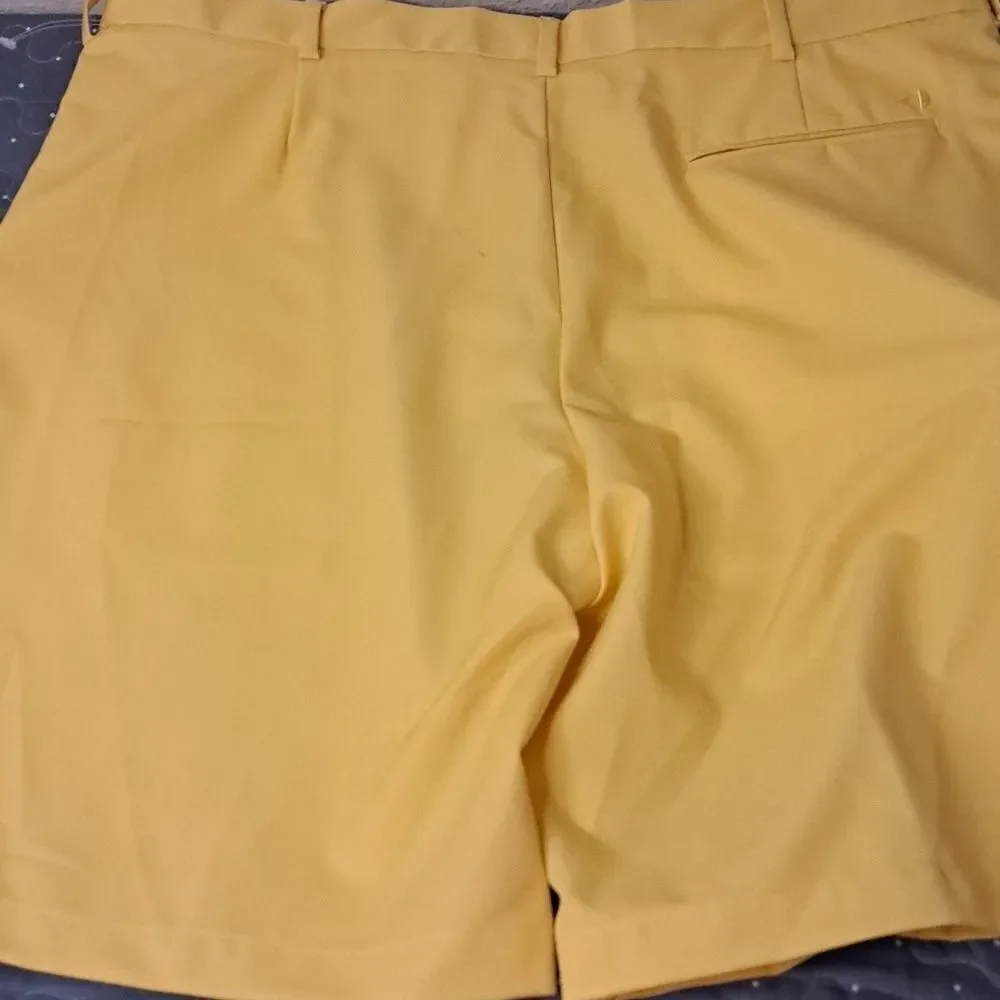 Grand Slam Performance yellow shorts size 40